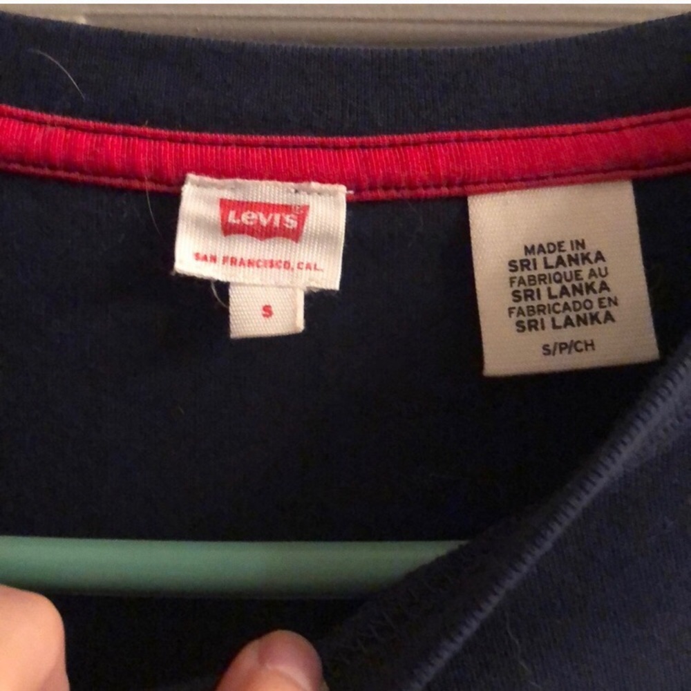 Levi’s tee - Picture 2 of 2